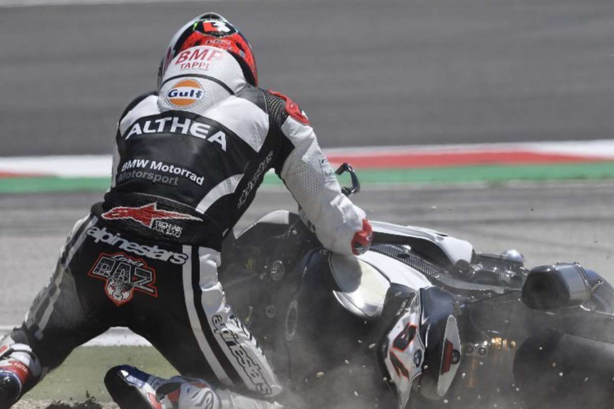 Auch BMW-Pilot Loris Baz lag hin und wieder auf der Nase 