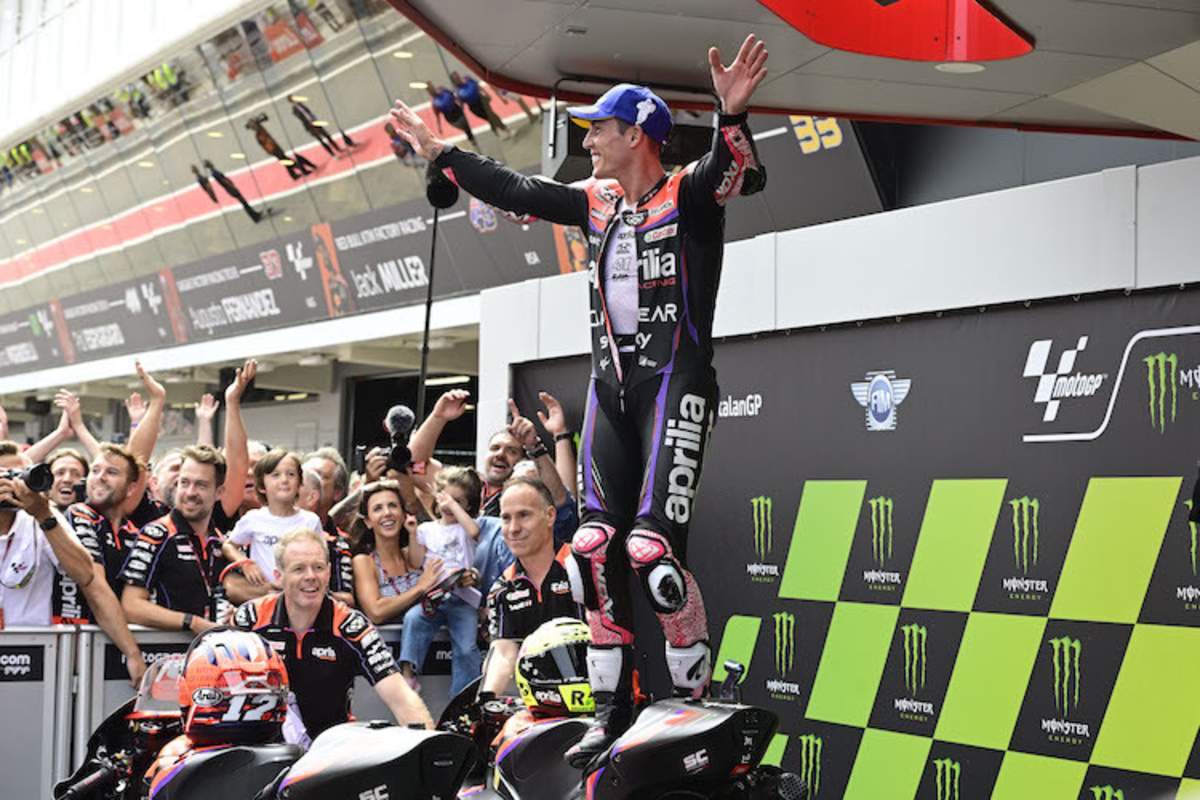 Aleix Espargaró gewinnt das Rennen