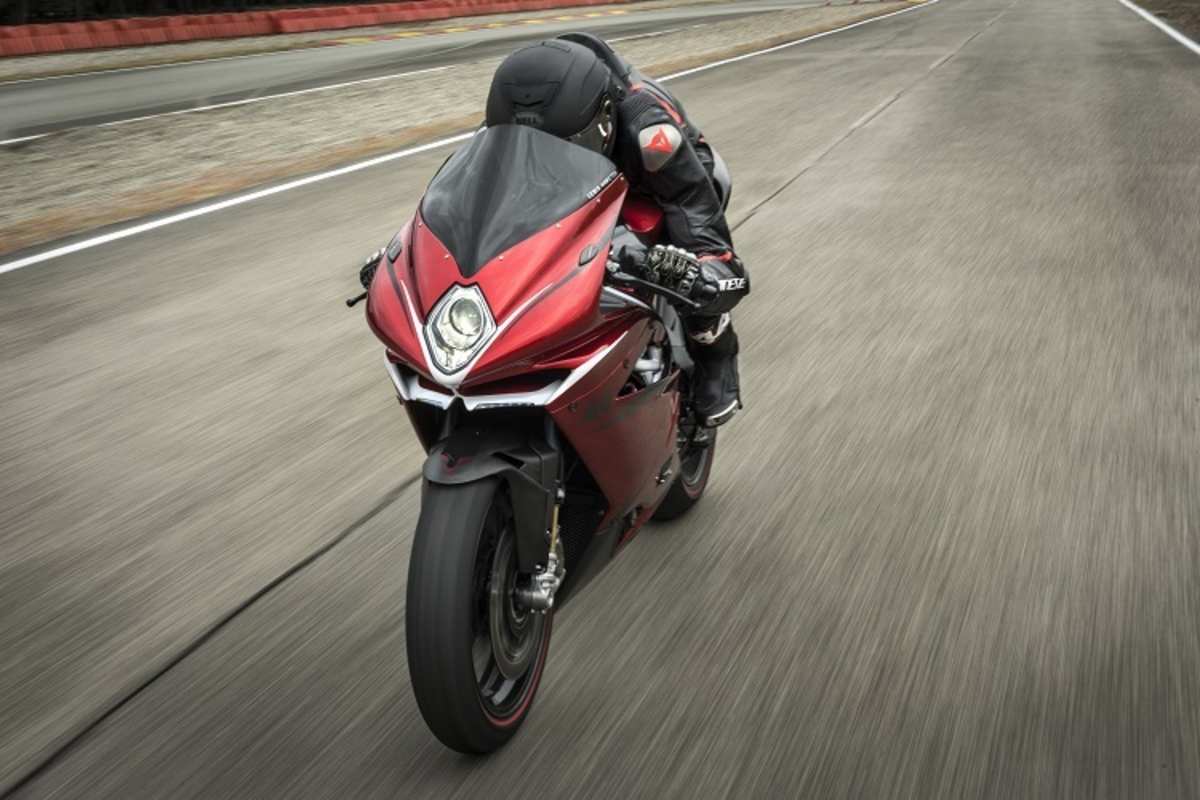 Mehr als 200 PS dürften reichen, um die engen Zeitpläne eines F1-Piloten einzuhalten 