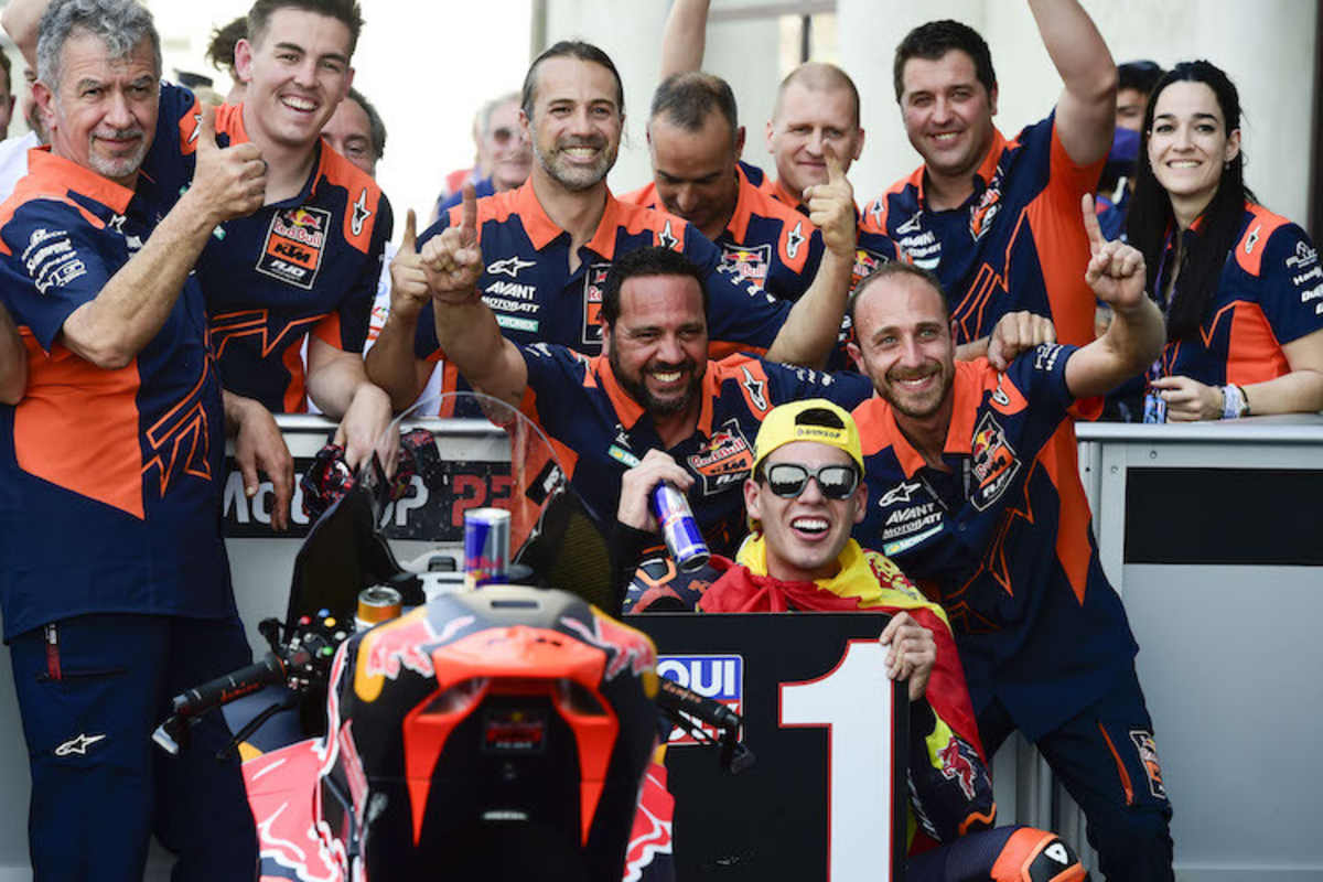 Sieger Augusto Fernandez und Team