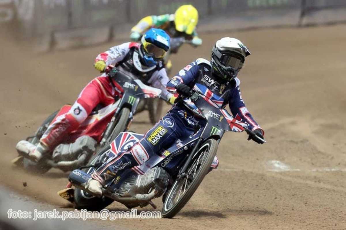 Woffinden, Kubera, Holder