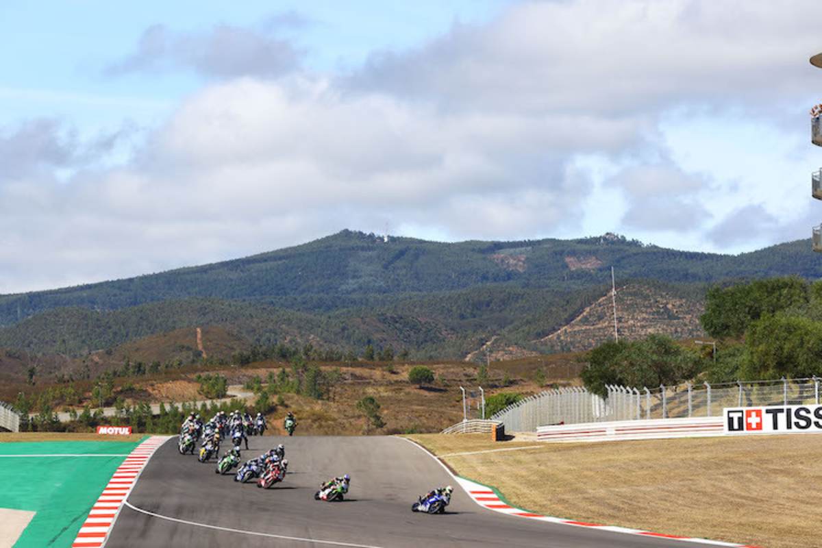 Dominique Aegerter voran