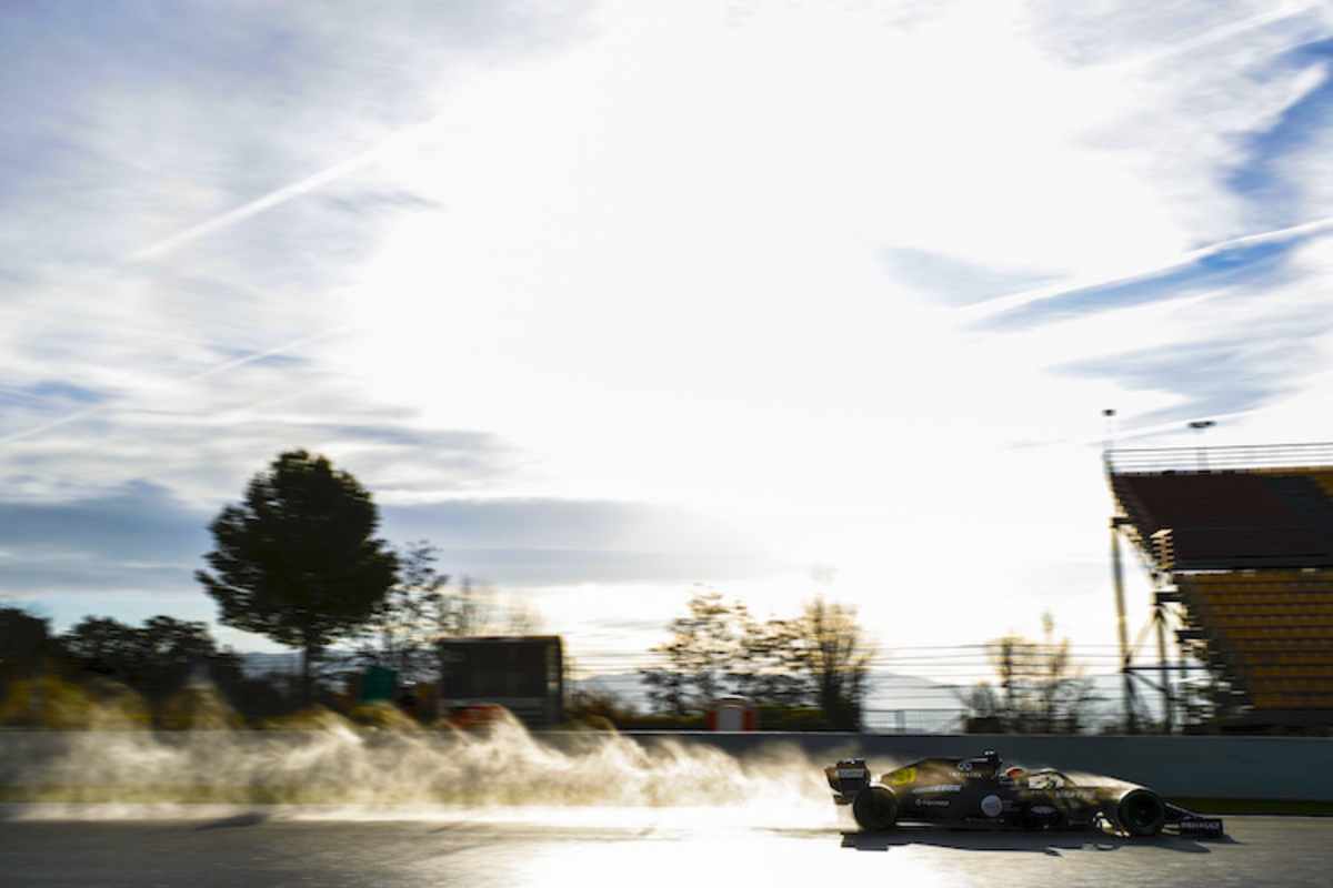 Esteban Ocon am Morgen auf nasser Bahn