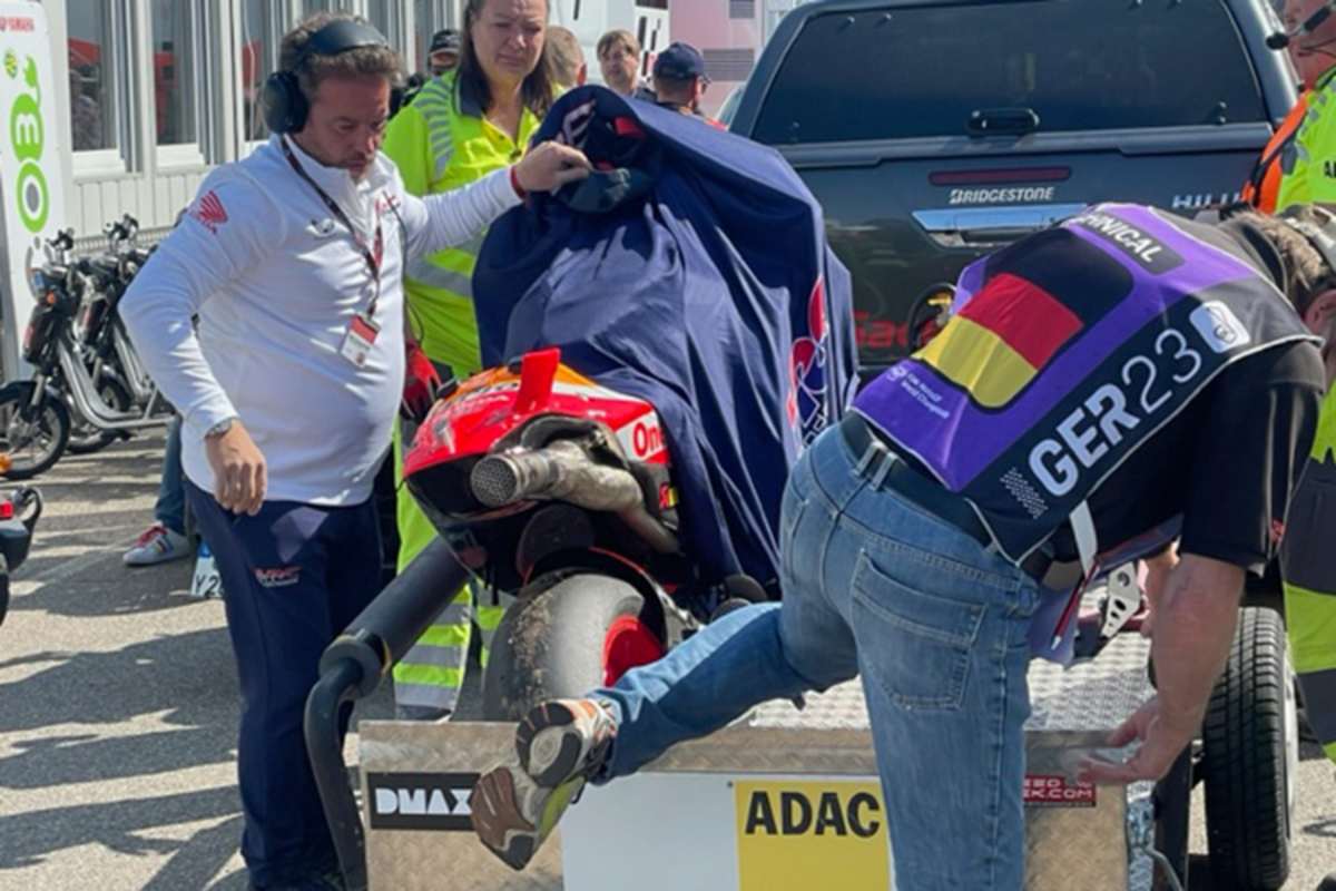 Der Schrott von Marc Márquez nach dem Warm-up in Sachsen