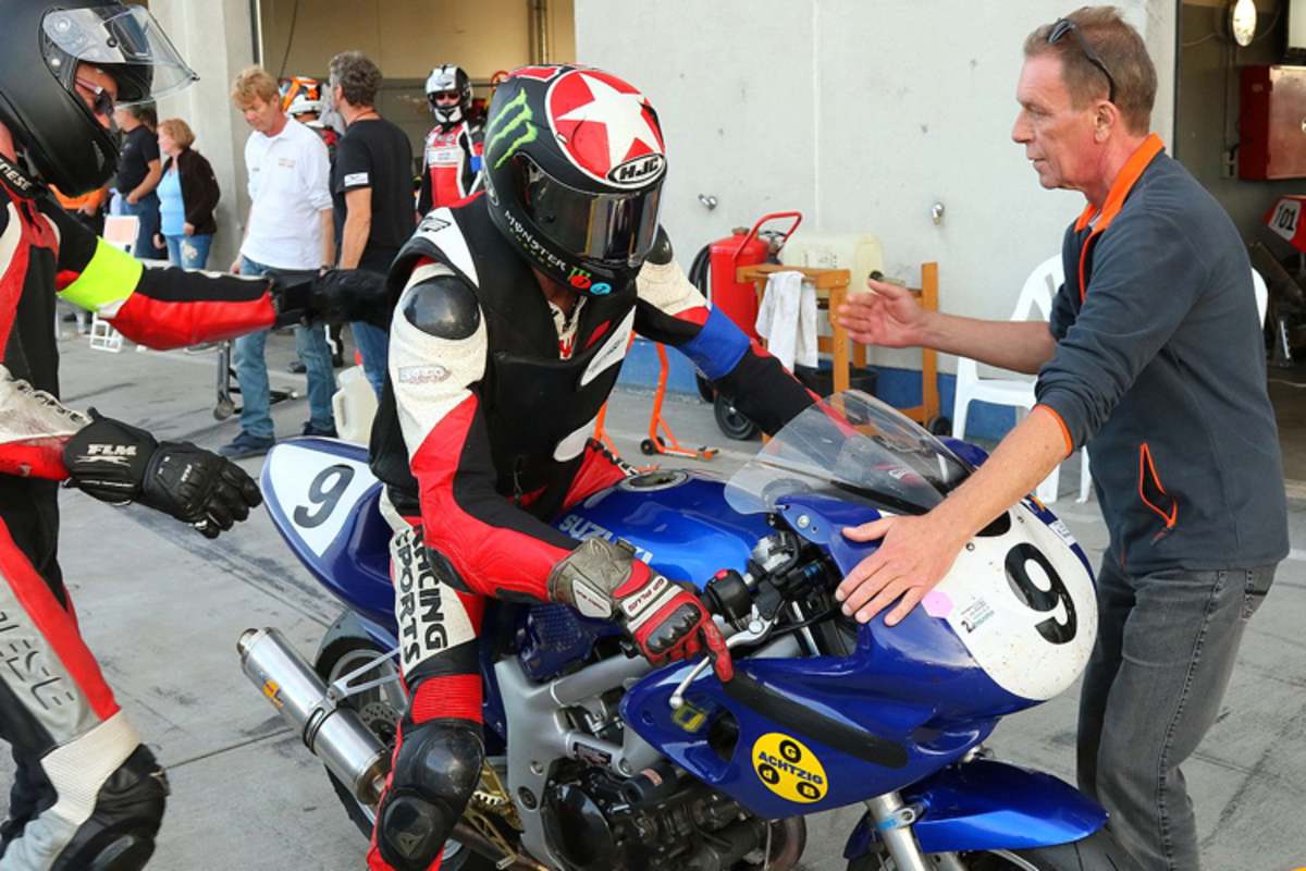 Die Suzuki SV 650 zählt zu den jüngeren Bikes am Start