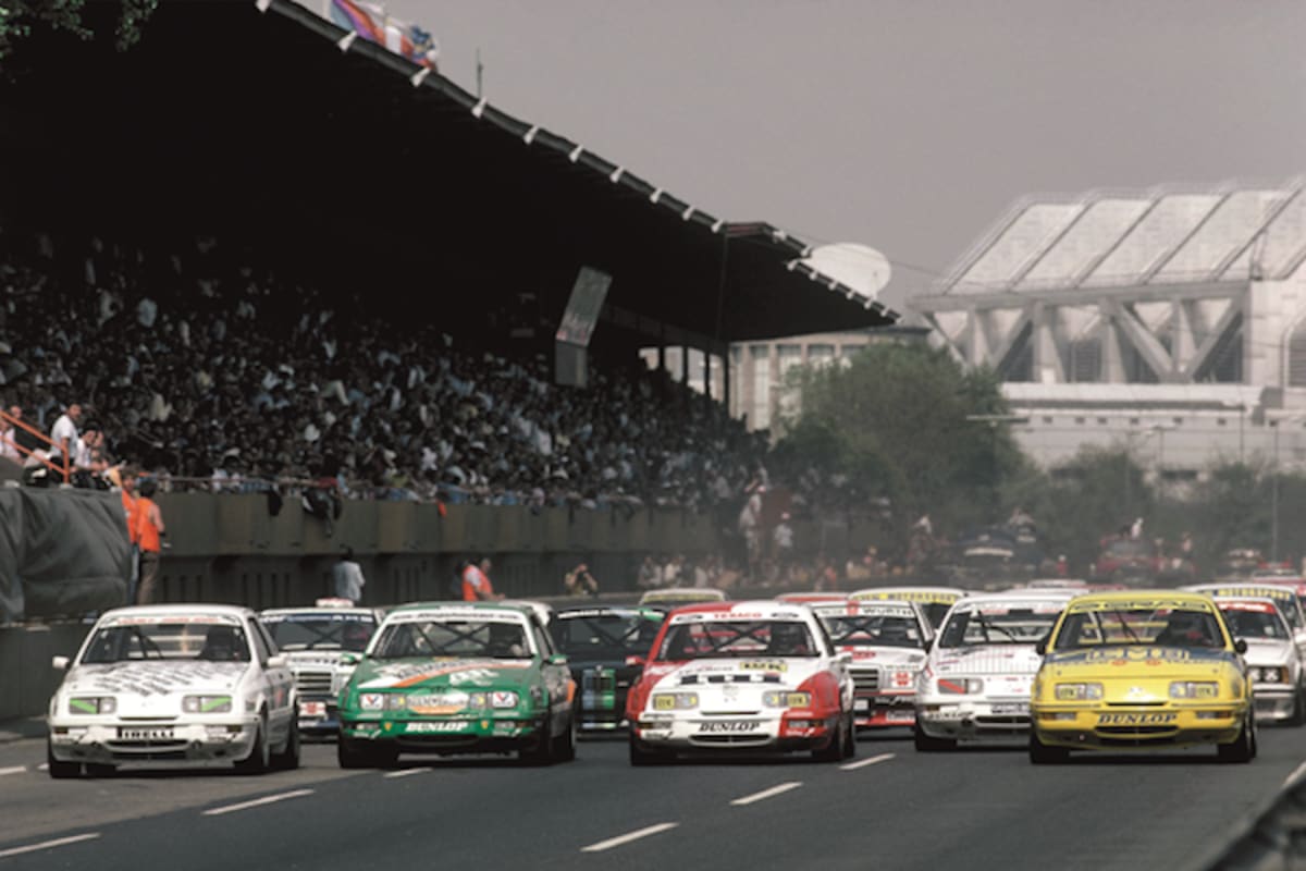 DTM Avus 1987: Alle drei Ford-Junioren in Startreihe 1, ganz links Biela, im Lui-Sierra Reuter und ganz rechts Schneider. Mitte links hat sich Walter Mertes im grünen Sierra mit einem Mega-Start reingeschmuggelt