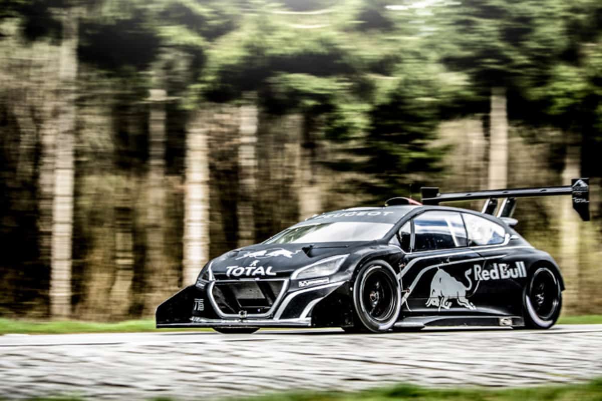 Pro Kilogramm ein PS: Das Herz des 208 T16 ist ein 875 PS starker 3,2-Liter-V6-Biturbo