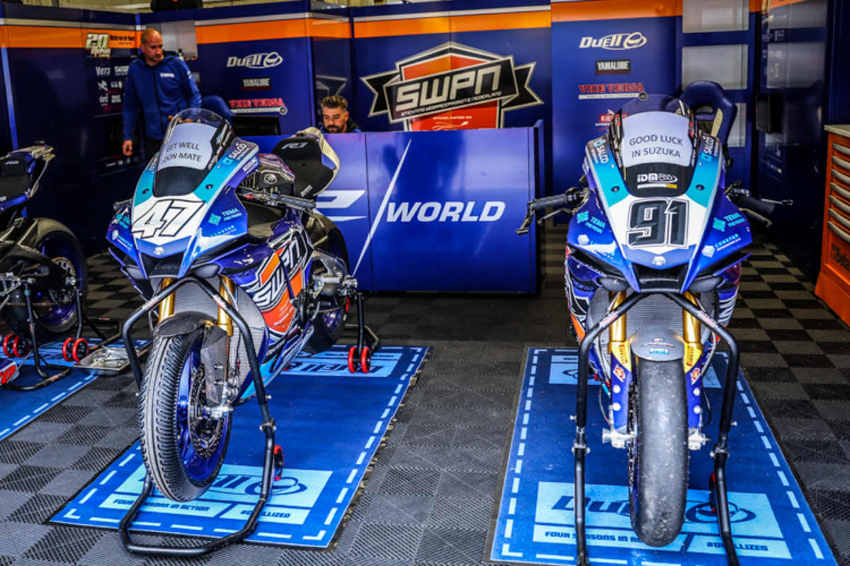 Zwei Mopeds - keine Fahrer