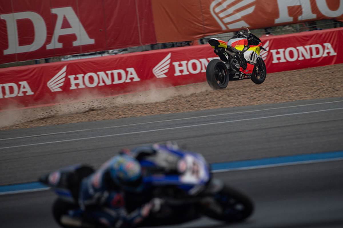 Eugene Laverty sprang rechtzeitig ab