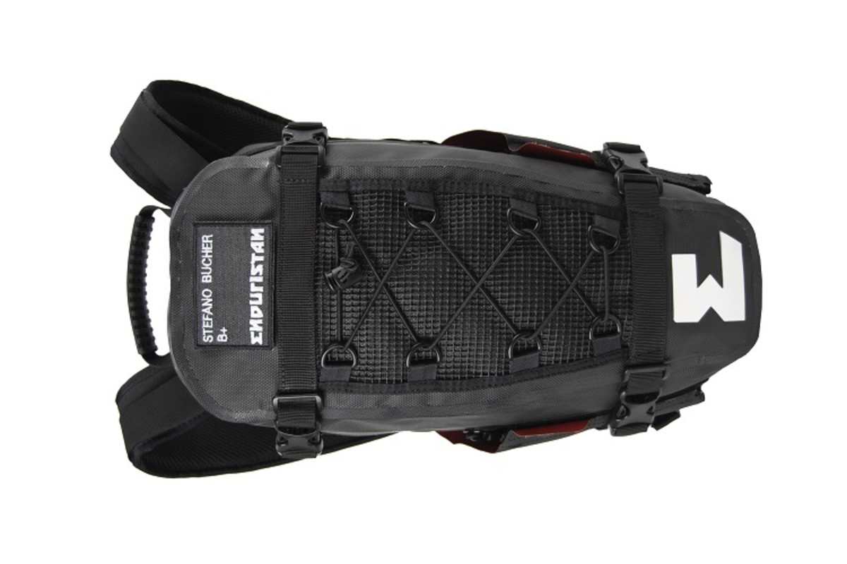 Hurricane 15: Handlicher Tagesrucksack, voll ausgerüstet und wasserdicht