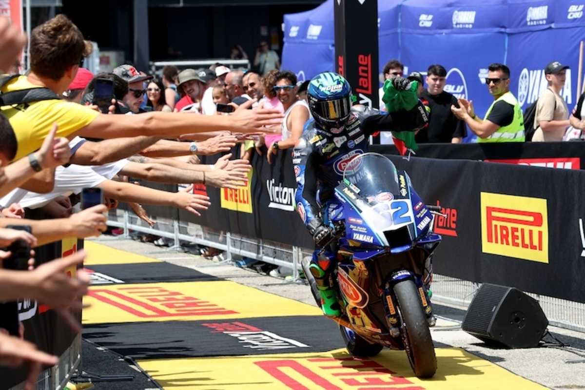 Stefano Manzi gewinnt Lauf 1