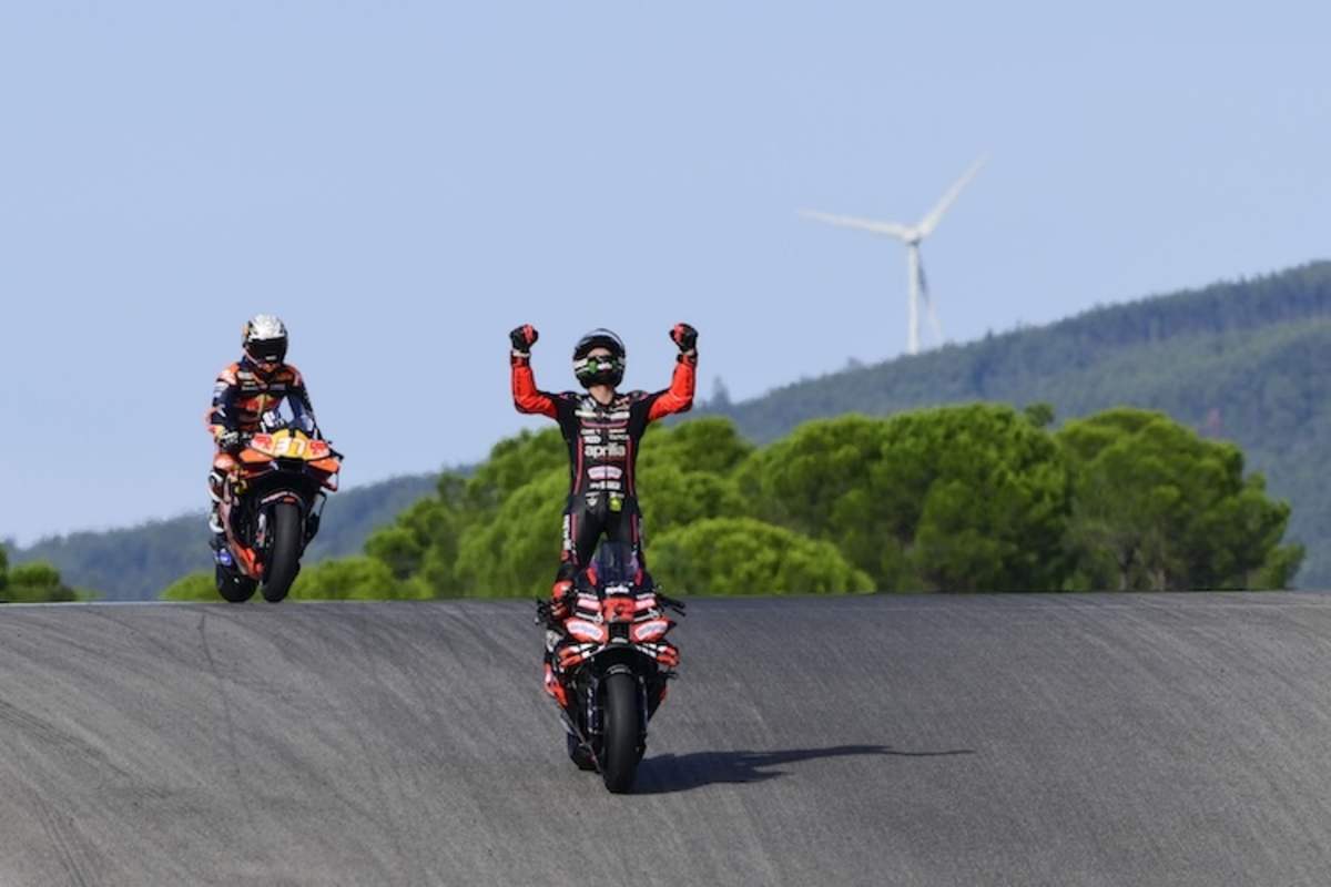 Marco Bezzecchi gewinnt das Rennen