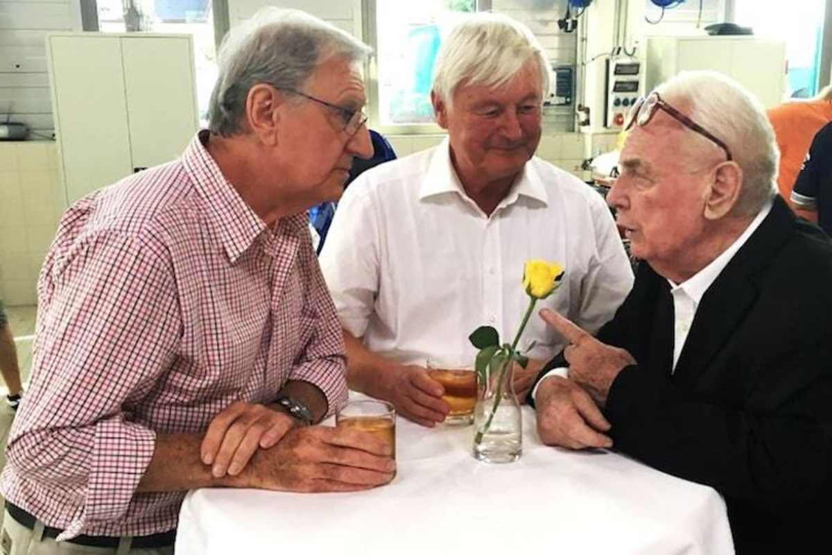 Drei altgediente Formel V-Männer: Anton Konrad, Eberhard Winkler und Kaimann-Chef Kurt Bergmann 2016 beim Fachsimpeln. Leider lebt jetzt keiner mehr 