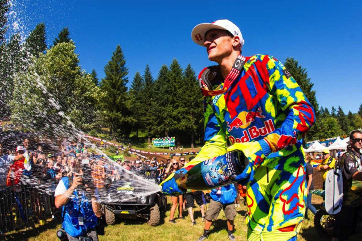 Ken Roczen auf dem Podium in Washougal