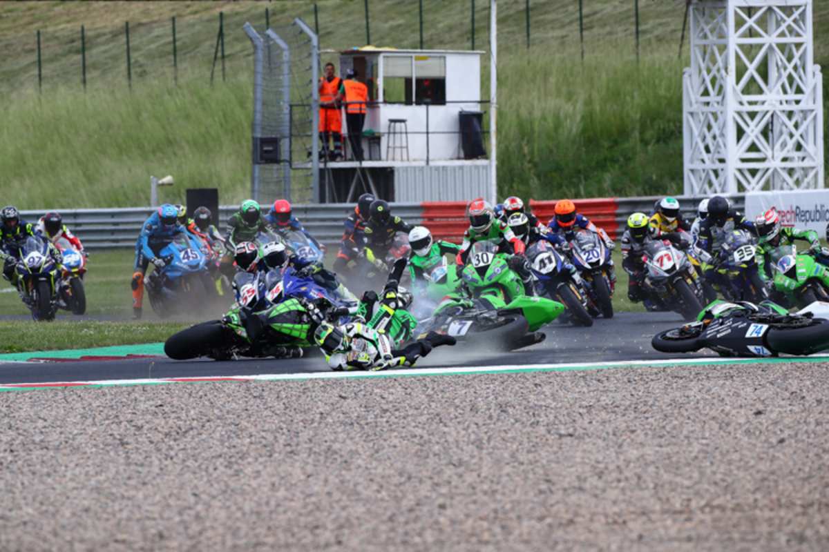 Supersport Crash in der Schikane