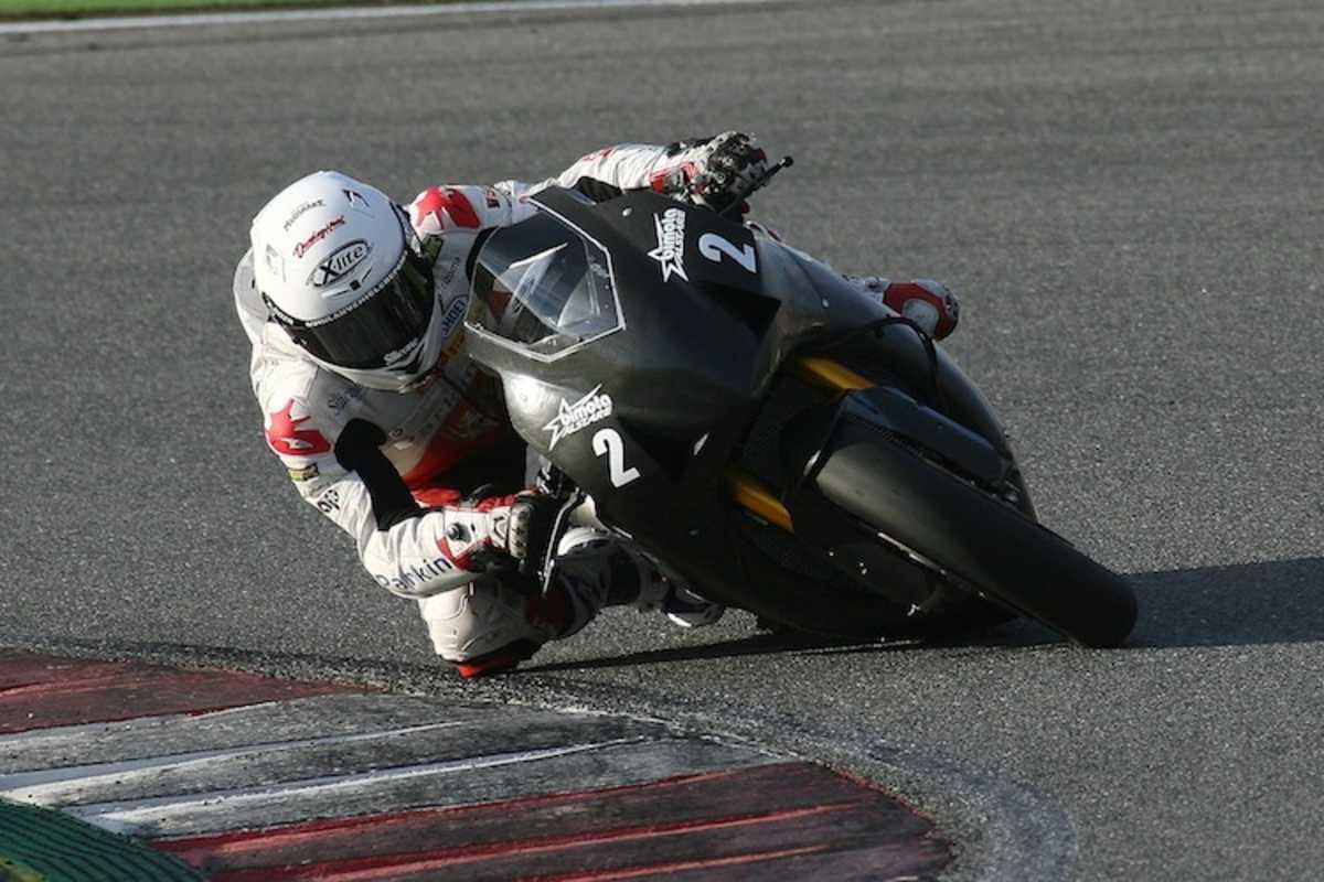 Christian Iddon mit der BB3 in mattschwarz