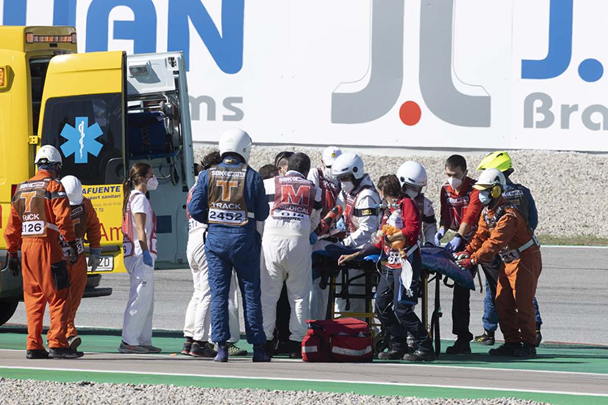 Tom Sykes vor dem Abtransport