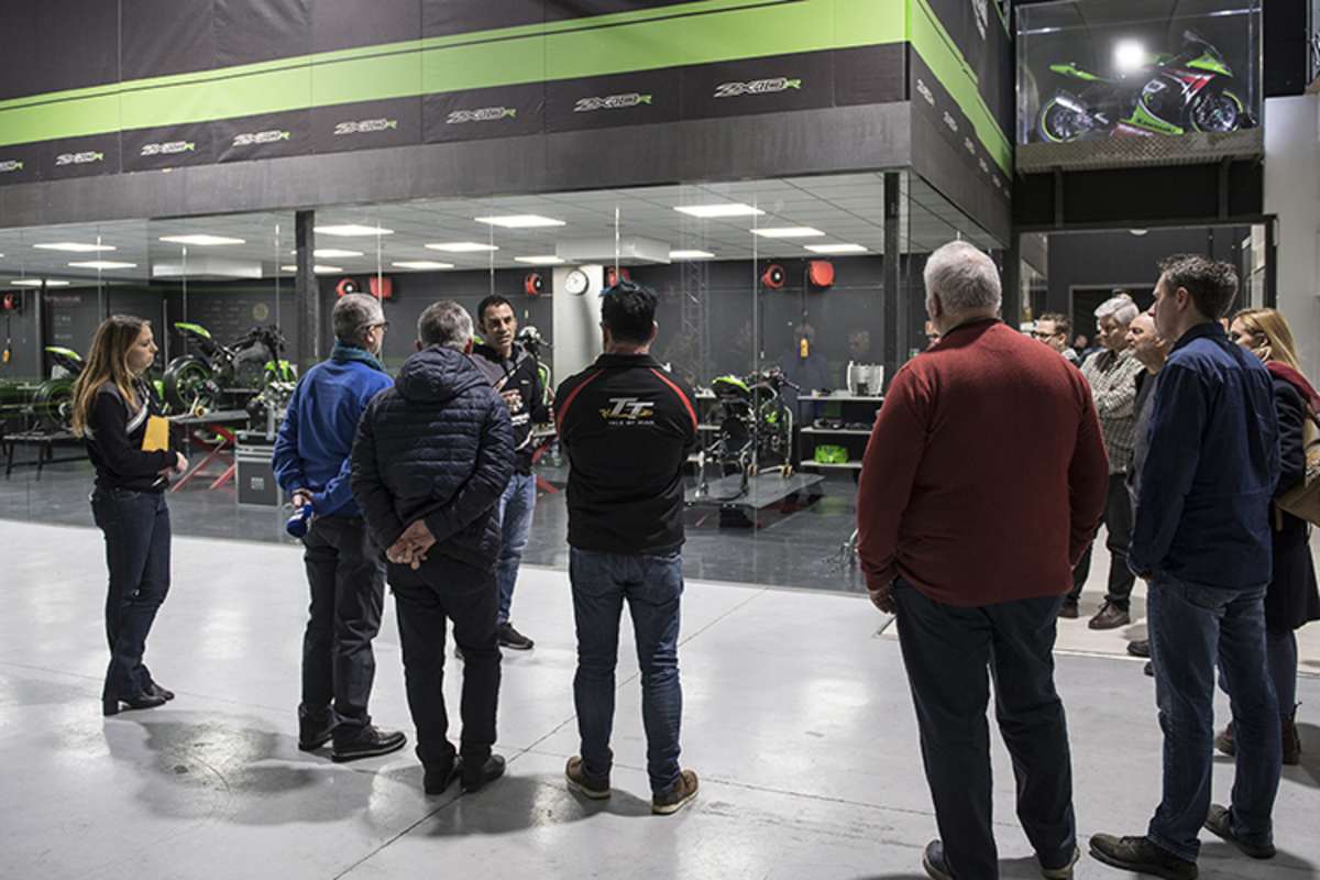 Bei Kawasaki wird hinter Glas gearbeitet