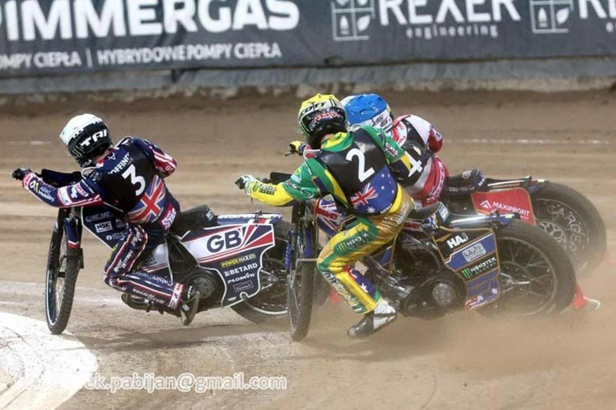 Woffinden, Kubera, Holder