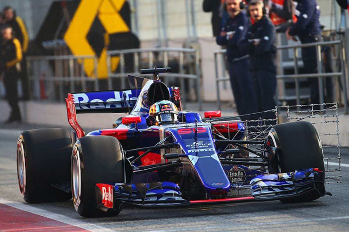 Carlos Sainz mit grossen Messgittern