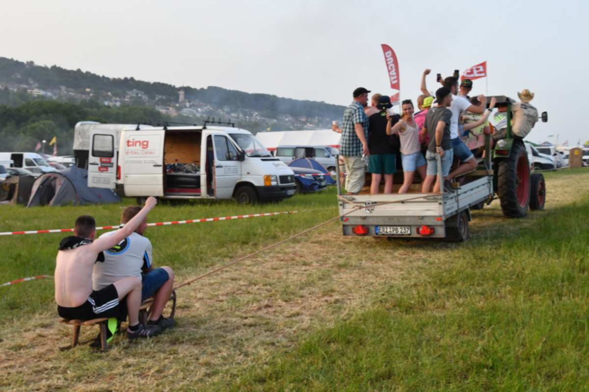 Wer braucht schon Schnee zum Schlitten fahren?