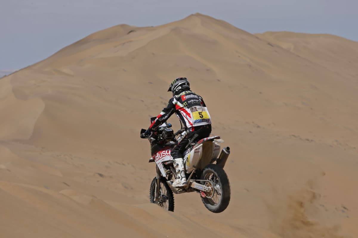 In den Dünen wurde Joan Barreda (Honda) von Coma eingeholt