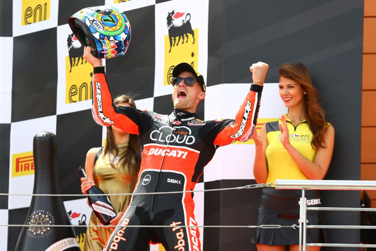 Grandioser Jubel: Chaz Davies sorgte für den ersten Sieg der Ducati 1199 Panigale