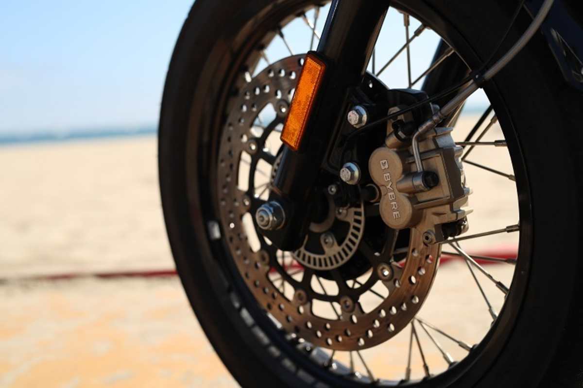 320er Einscheibenbremnse, Zweikolbenzange - braucht es auf der Landstrasse mehr?