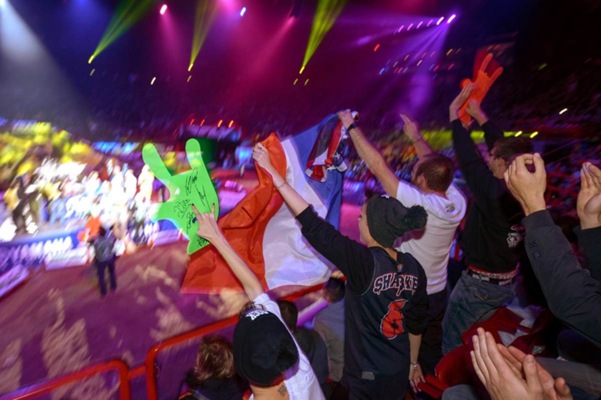 Die Fans lieben die Show im Palais Omnisport de Bercy