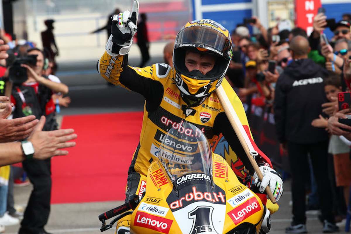 Alvaro Bautista gewinnt das Rennen