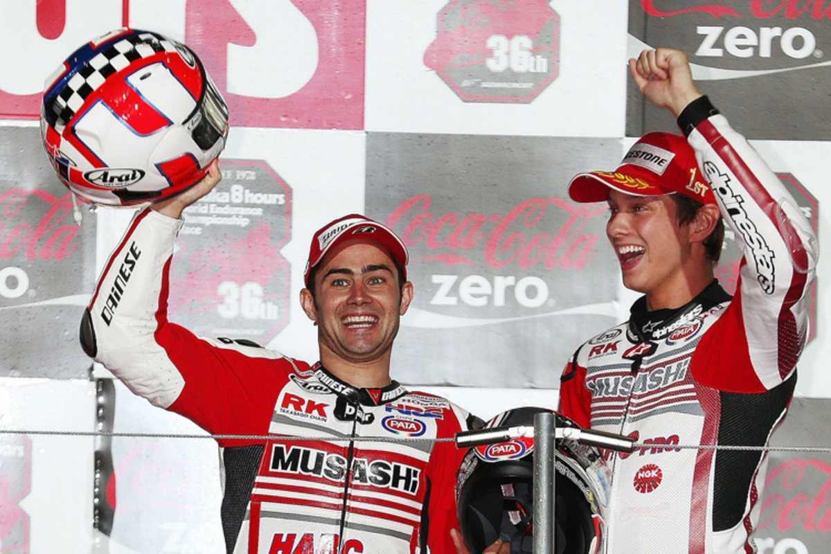 Leon Haslam (li.) und Michael van der Mark gewannen 2013