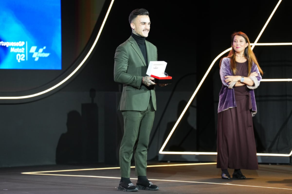 Auch Aron Canet durfte sich über seine Uhr freuen