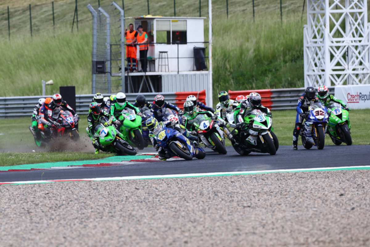 Supersport Crash in der Schikane