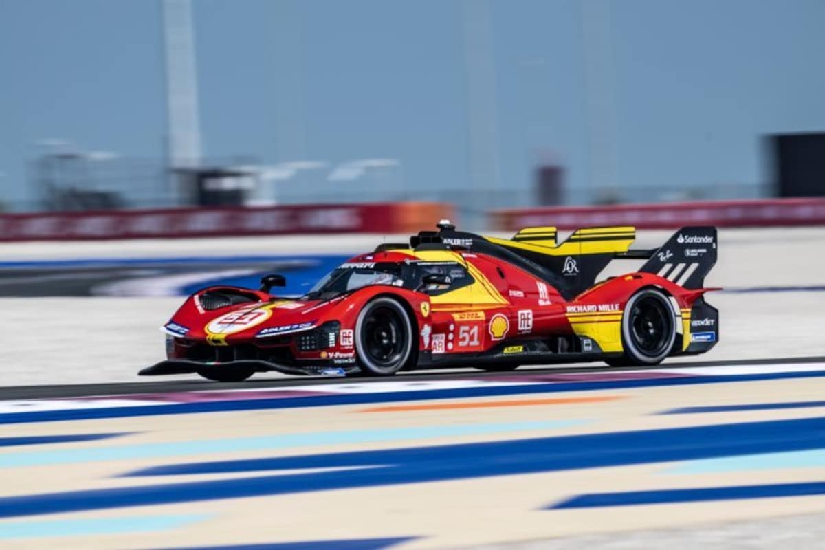 Der Ferrari 499P in rot