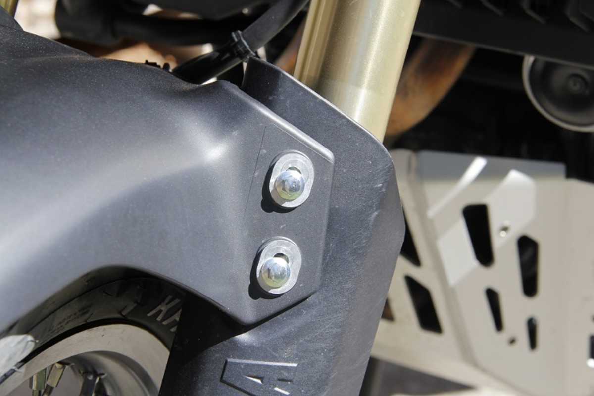 Typisch für Yamahas Liebe zum Detail: In der Höhe einstellbarer Vorderkotflügel