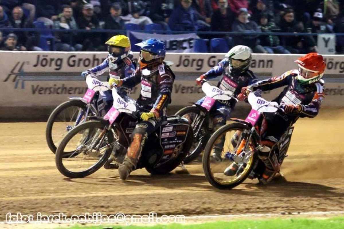 Kubera, Madsen, Michelsen, Bewley