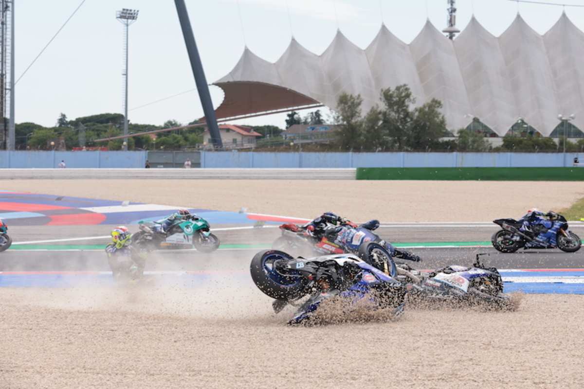 Der Sturz von Dominique Aegerter in Misano