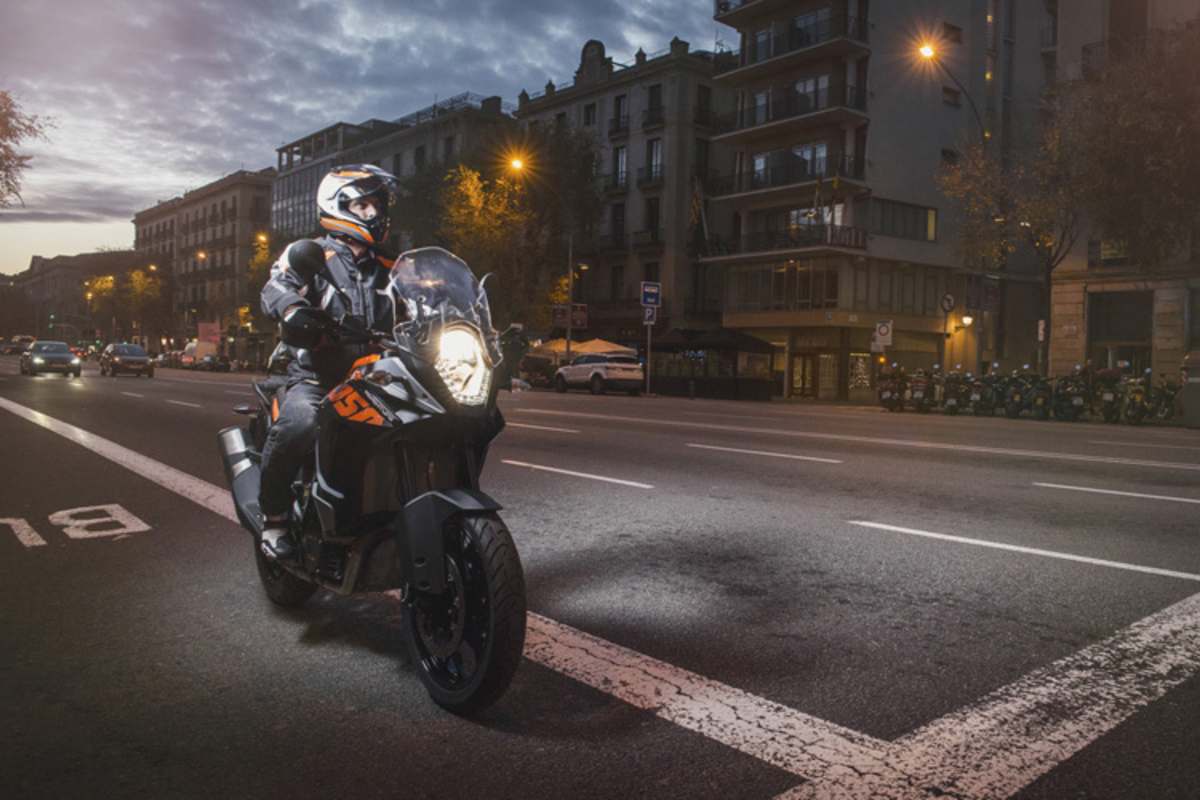 Stellen Sie sich vor neben Webber an der Ampel zu halten