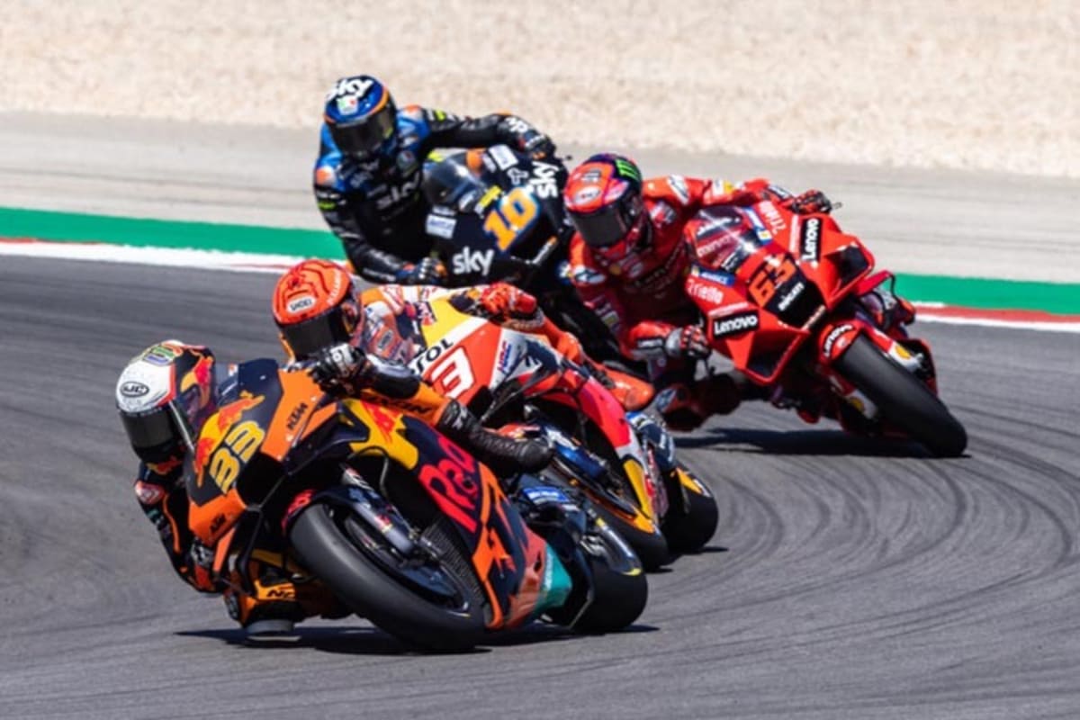Brad Binder im Rennen vor Márquez, Bagnaia und Marini 