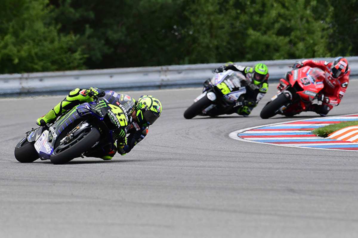 Valentino Rossi vor Crutchlow und Petrucci