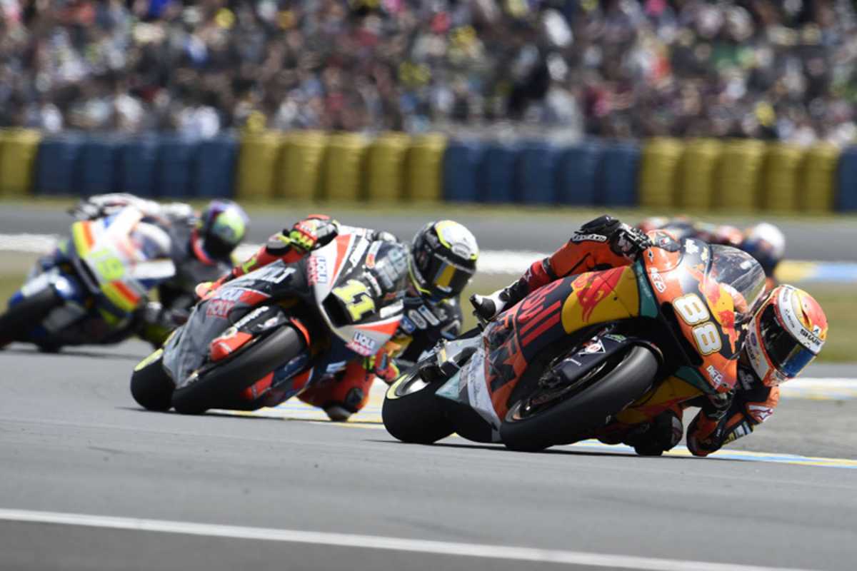 Kampf um jeden Meter in der Moto2