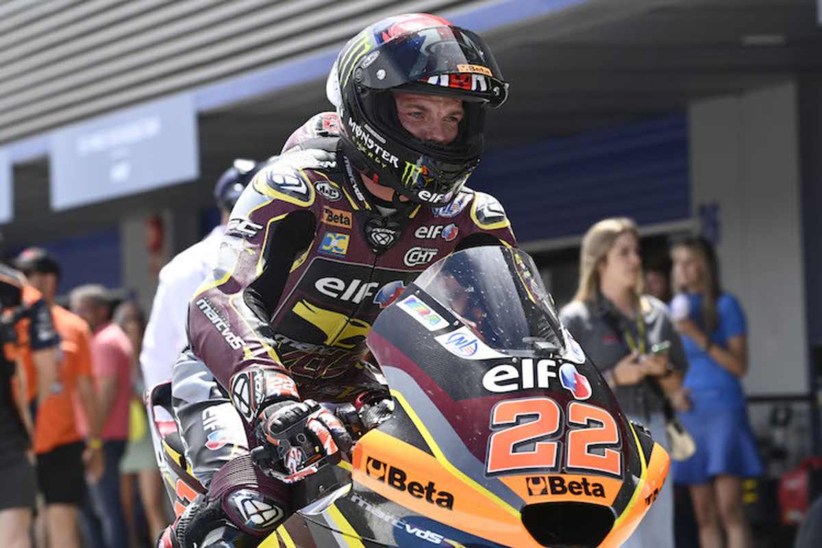 Sam Lowes gewinnt das Rennen