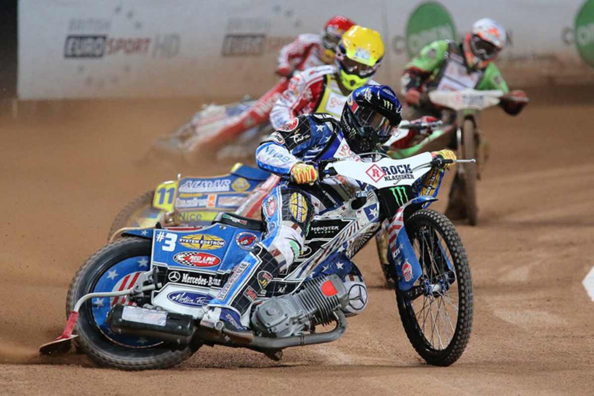 Speedway: Vier Fahrer auf der Bahn, vier Runden, Action im Minutentakt