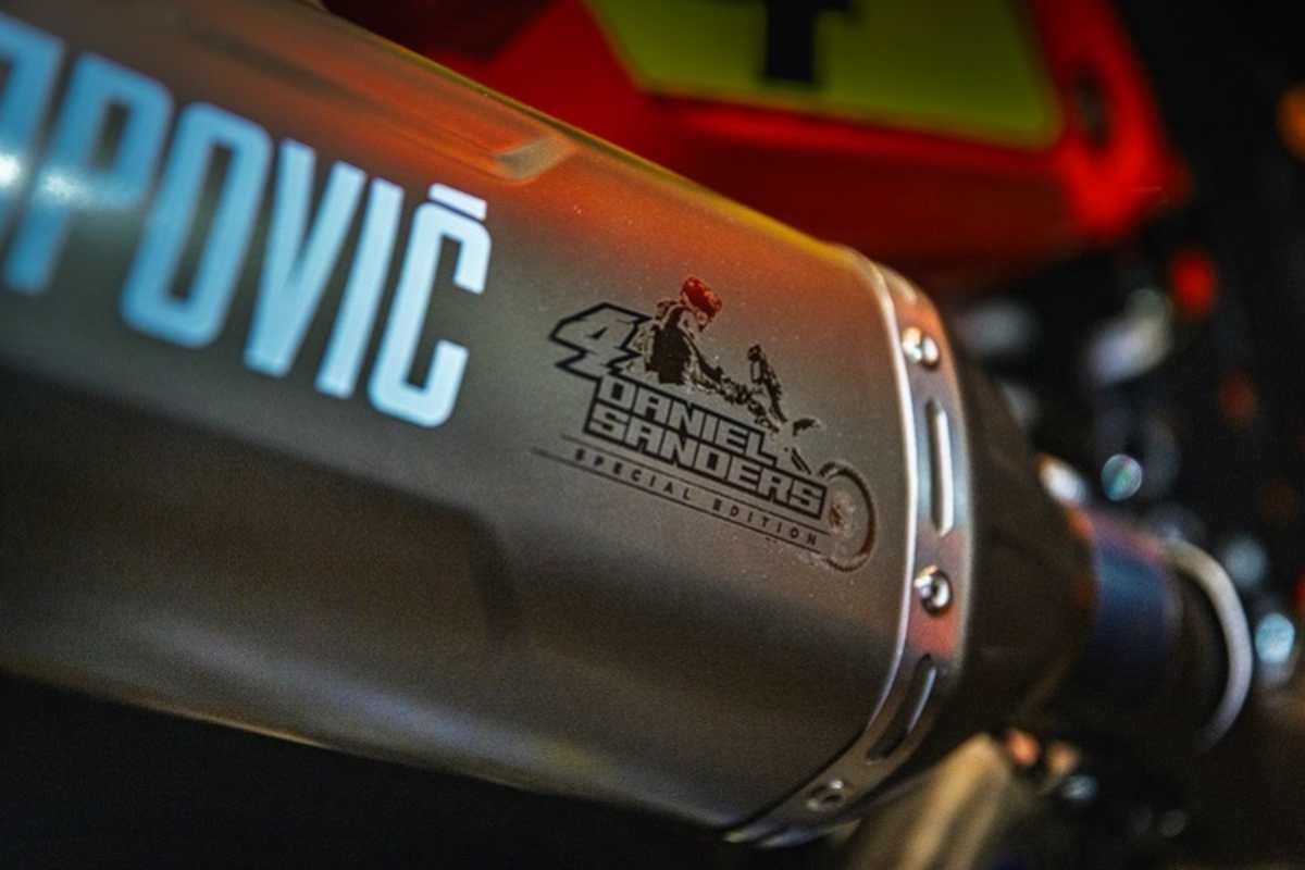 Gravierte Spezialteile allenthalben an der Sanders Edition