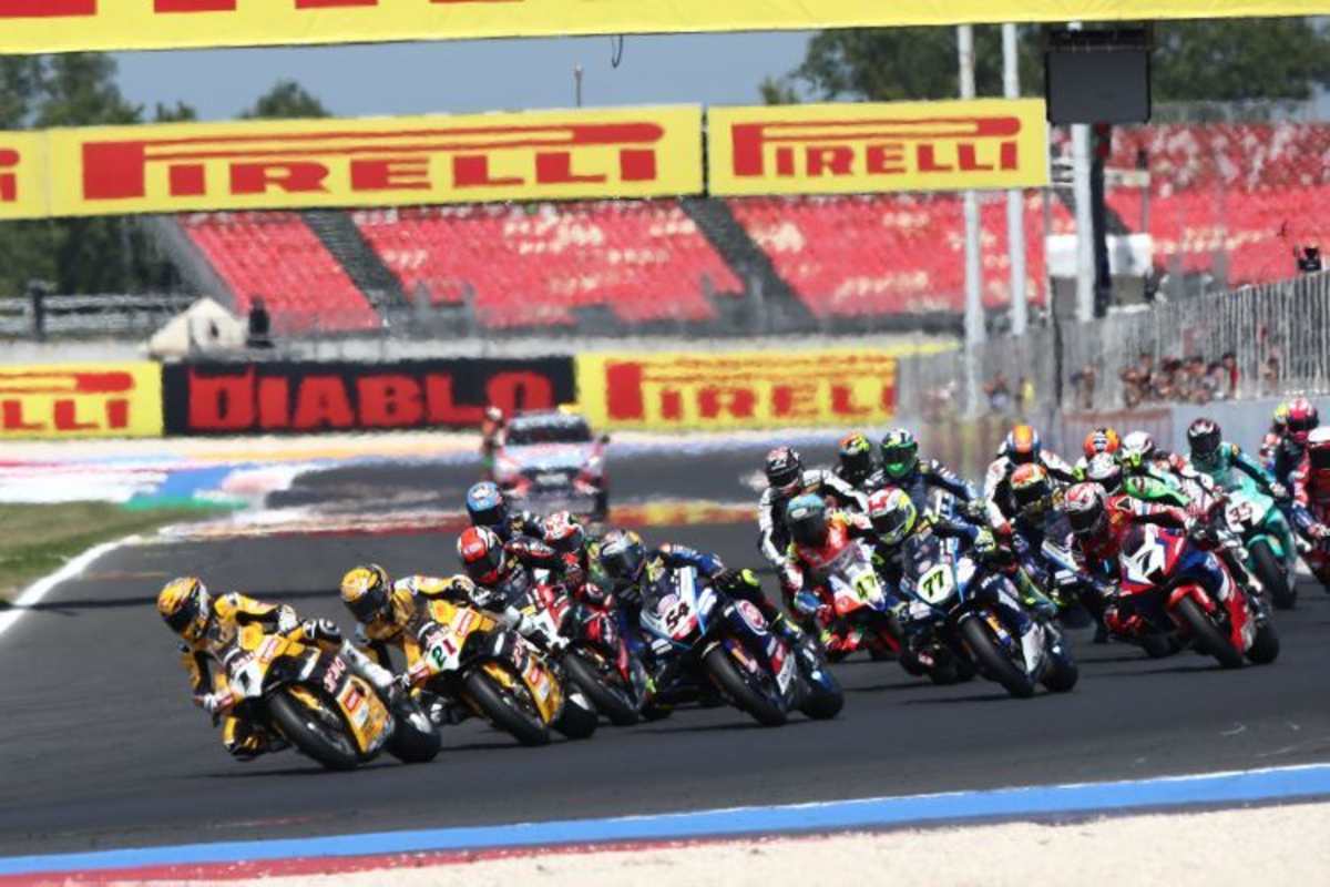 Álvaro Bautista führt das Feld an