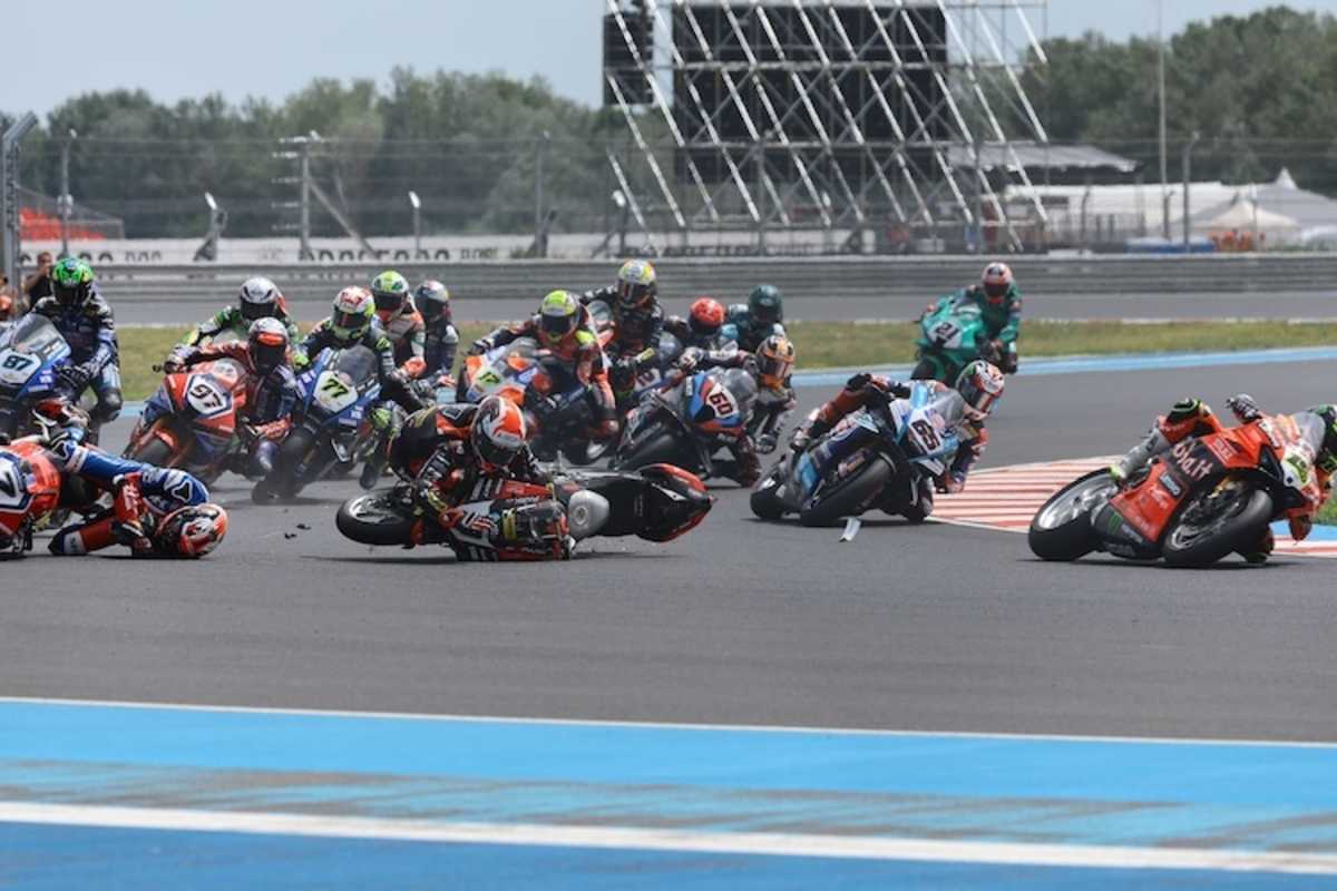 Massenunfall auf dem Balaton Park Circuit