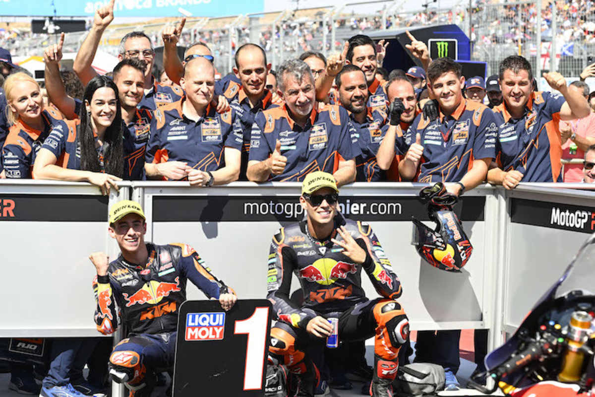 Acosta, Fernandez und Team