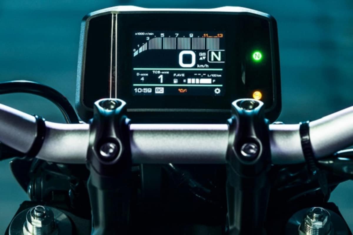 Nicht selbstverständlich an einem Mittelklasse-Motorrad: Display neu in Farbe