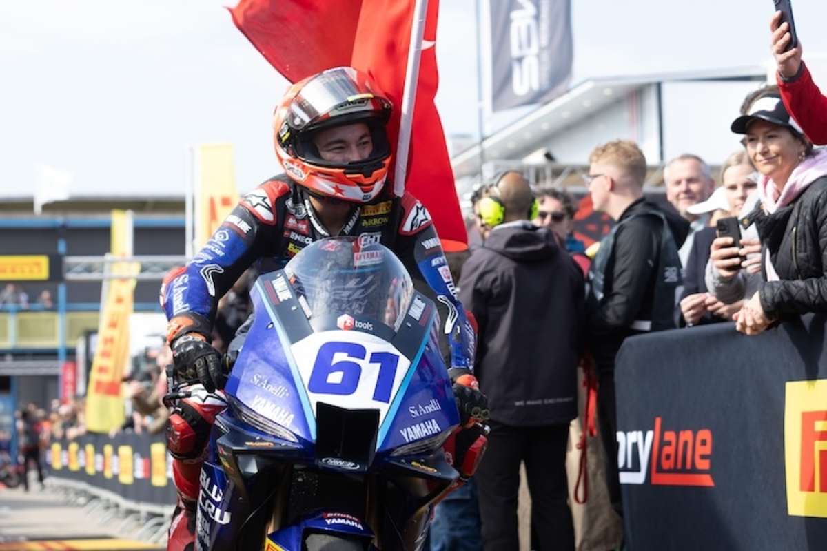 Can Öncü gewinnt Lauf 2