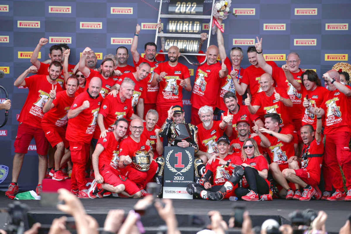 Weltmeister Álvaro Bautista und Team